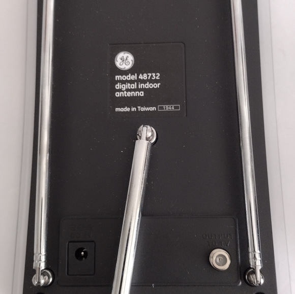 Indoor TV Antenna - Picture 4 of 4